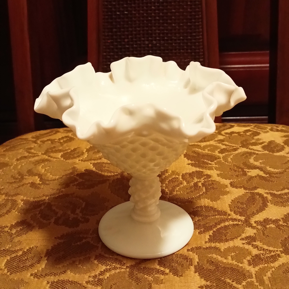 Elegant White Ruffled Glass Vase